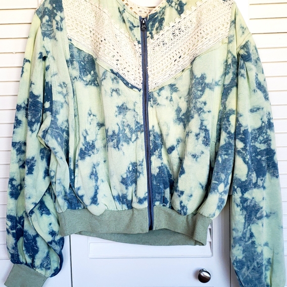 DONATING SOON⏰ NWT Free People We The Free True Blue Jacket - Picture 2 of 10